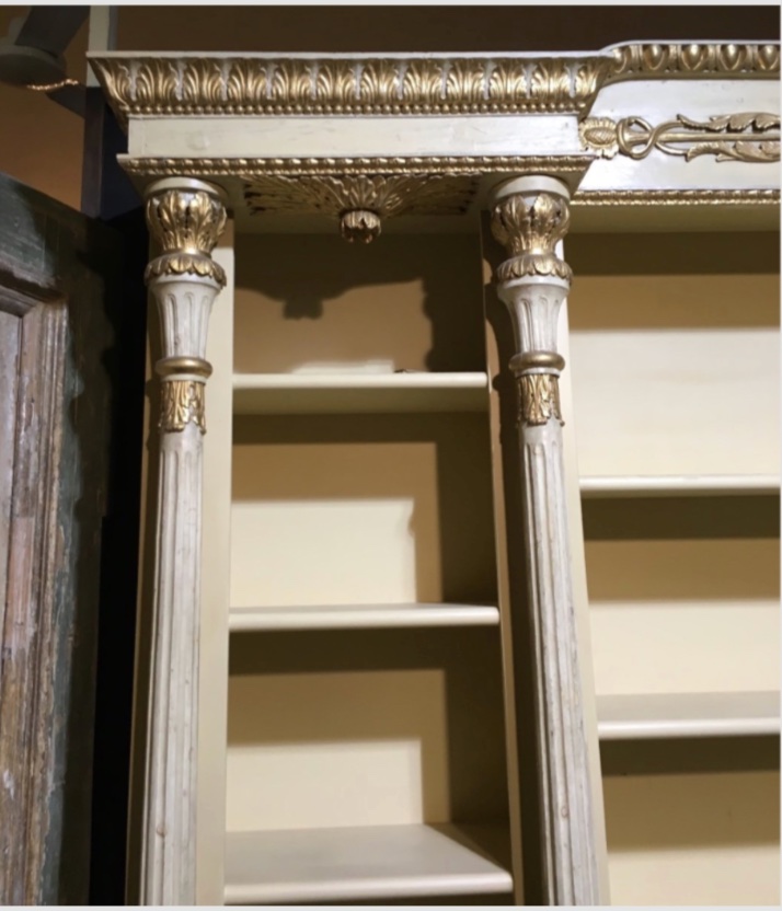 Late 18th-century Antique Bookcase With Original Lacquer And Gilding-photo-2