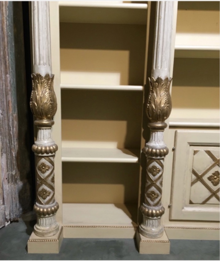 Late 18th-century Antique Bookcase With Original Lacquer And Gilding-photo-3