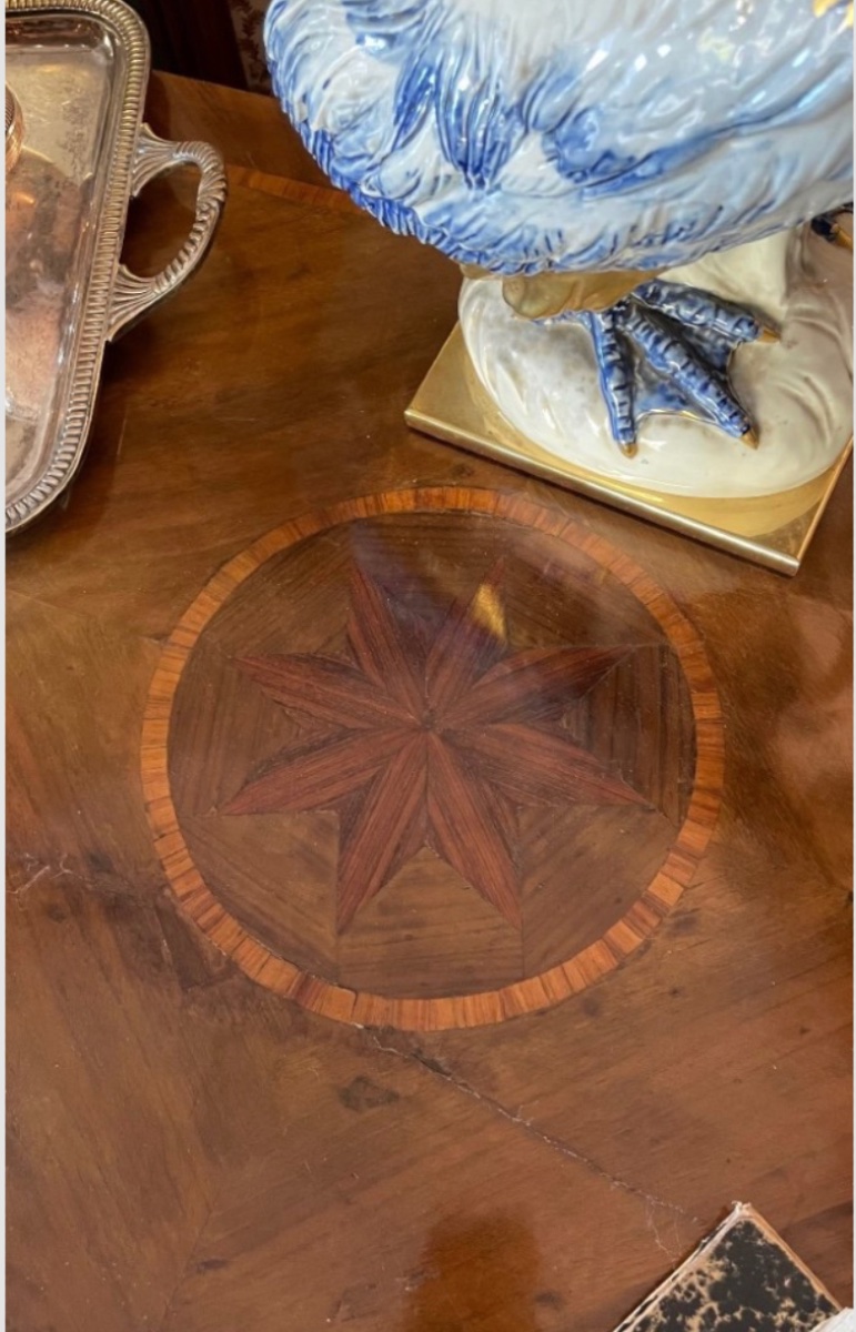 Commode napolitaine de la fin du XVIIIᵉ siècle-photo-3