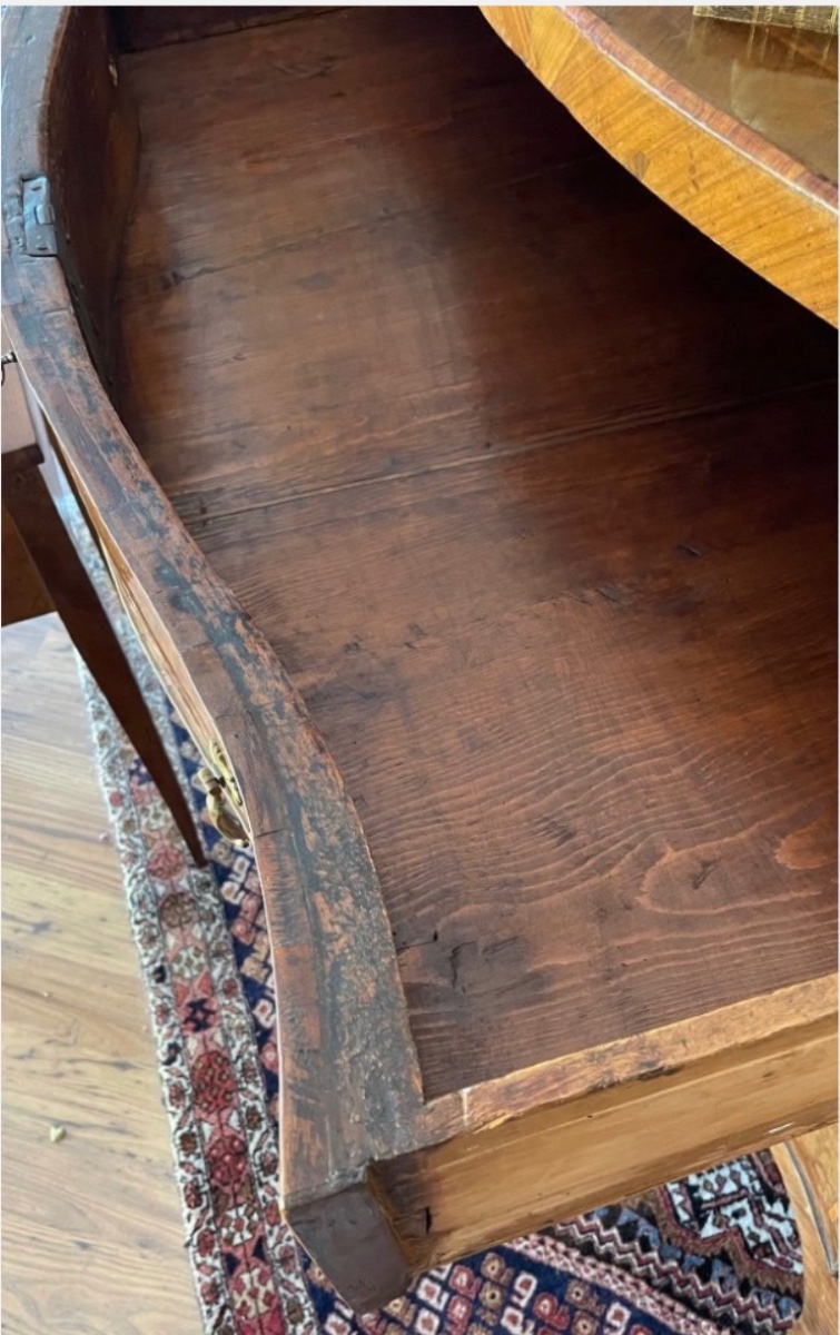 Commode napolitaine de la fin du XVIIIᵉ siècle-photo-1