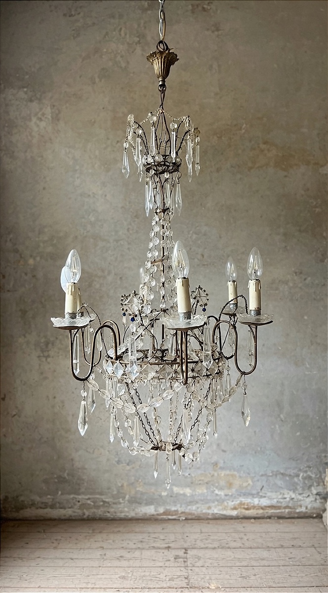 Mid-19th-century Crystal Chandelier Featuring A Finely Crafted Gilt-metal Frame And A Rich Arra