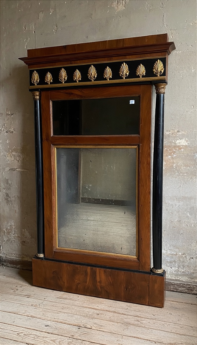 Miroir de style Empire datant du début du XIXe siècle