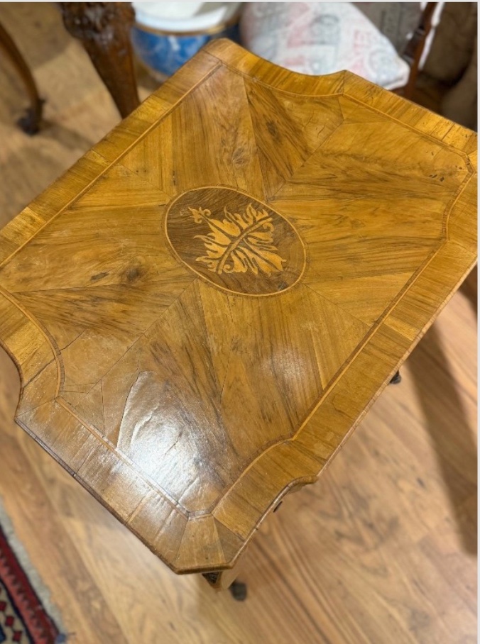 Walnut-topped Coffee Table With Inlays (late 19th Century – Early 20th Century) -photo-2