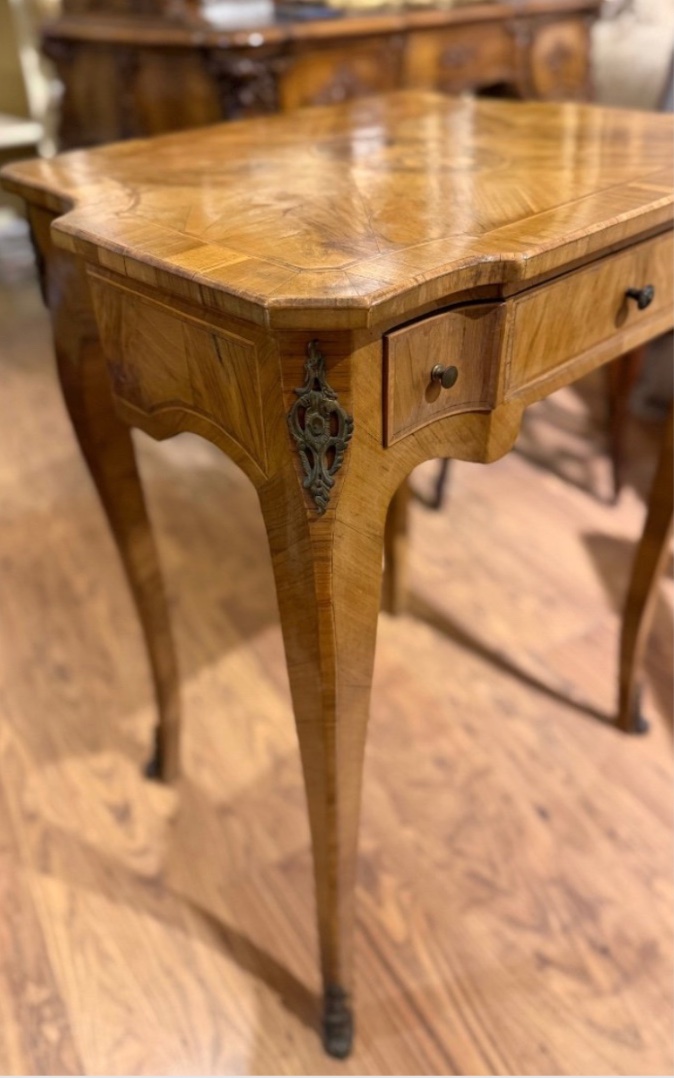 Walnut-topped Coffee Table With Inlays (late 19th Century – Early 20th Century) -photo-3