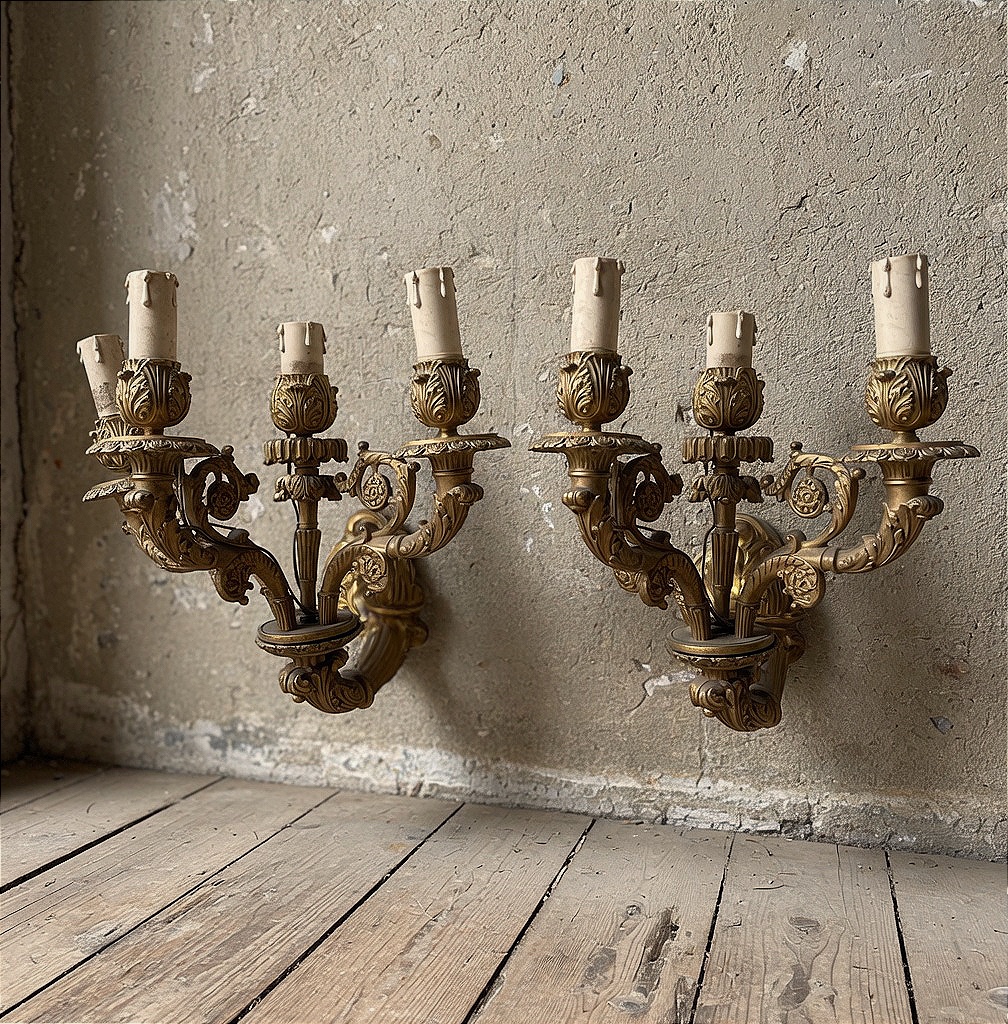Paire d'Appliques Murales Style Louis XVI en Bronze Doré (XIXe Siècle)