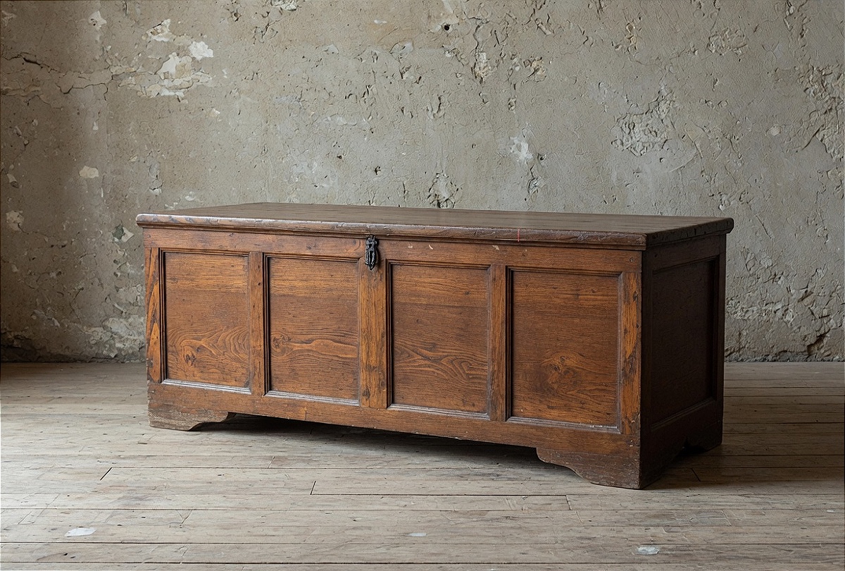 Chest Made Of Chestnut Wood – Tuscany, Late 19th Century