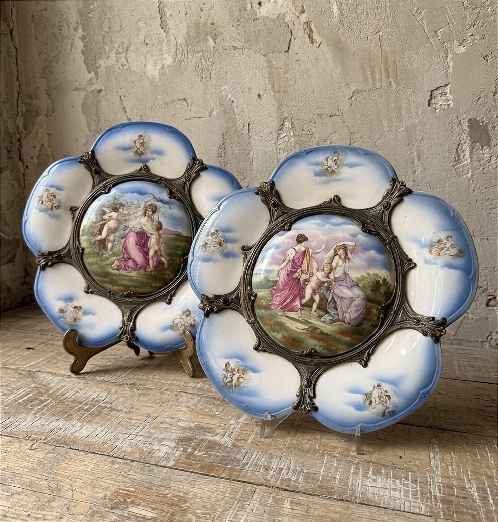 Paire d’assiettes décoratives en porcelaine de Limoges, style Art Nouveau, fin XIXe - début XXe