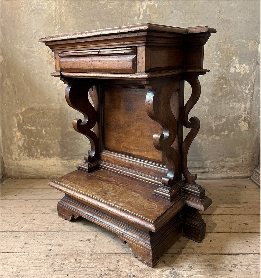 A Kneeler Made Of Solid Walnut, Dating From The Late 17th To The 18th Century