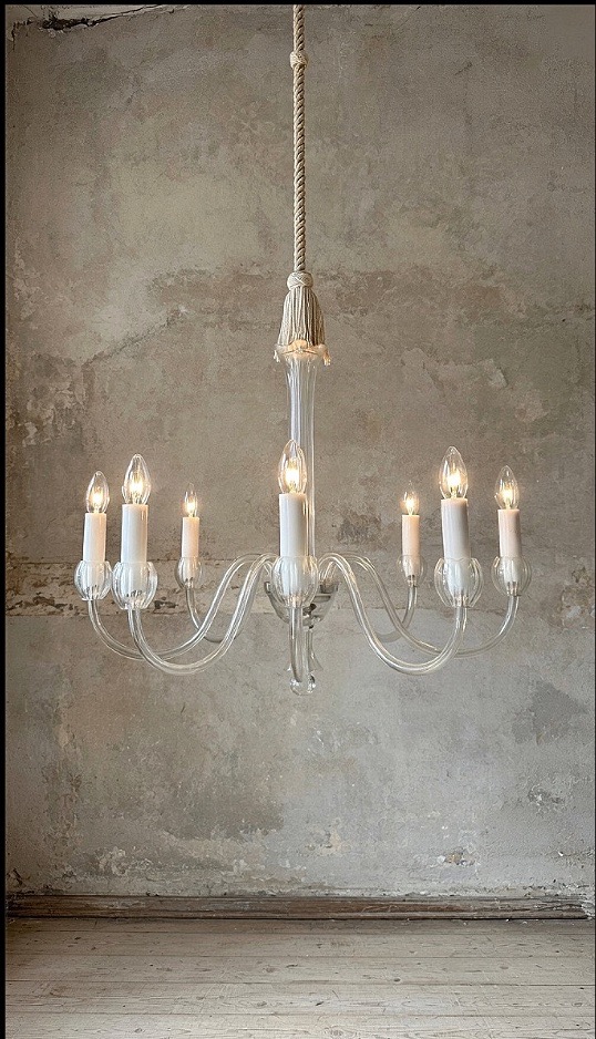 Lustre en verre de Murano transparent à huit lumières, datant des années 1980.