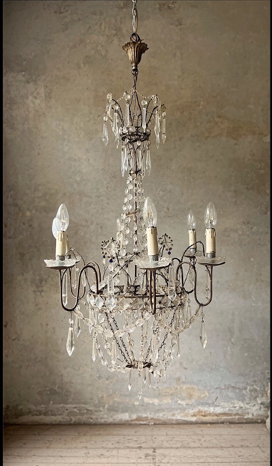 Lustre en cristal de fabrication du XIXᵉ siècle