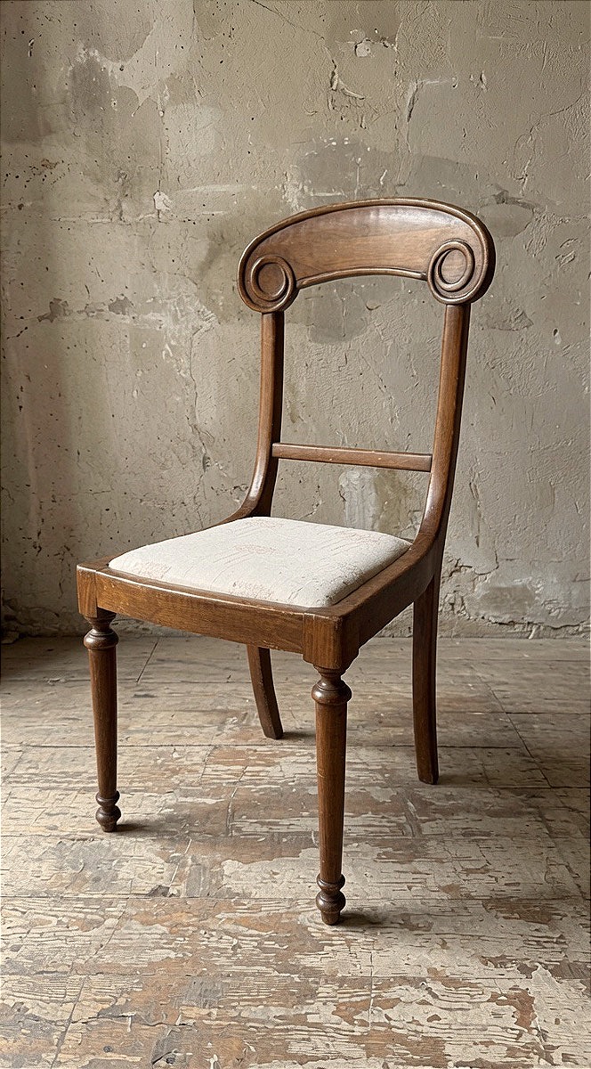 Six Walnut Chairs, Early 20th Century-photo-2