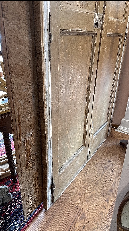 Porte ancienne avec chambranle et gonds d’origine, richement décorée, datant du XVIIIe siècle-photo-2