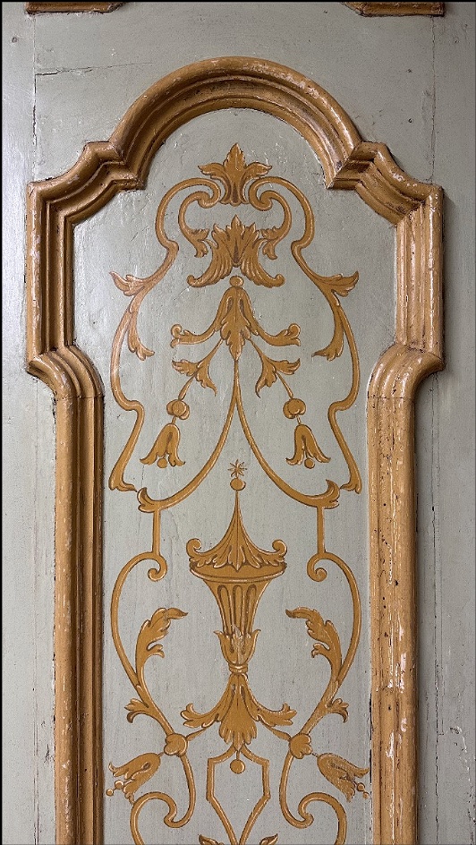 Porte ancienne avec chambranle et gonds d’origine, richement décorée, datant du XVIIIe siècle-photo-3