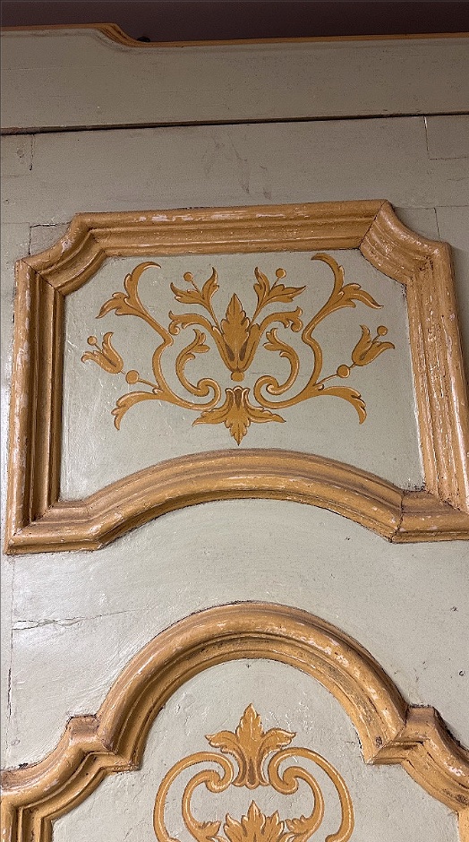 Porte ancienne avec chambranle et gonds d’origine, richement décorée, datant du XVIIIe siècle-photo-4