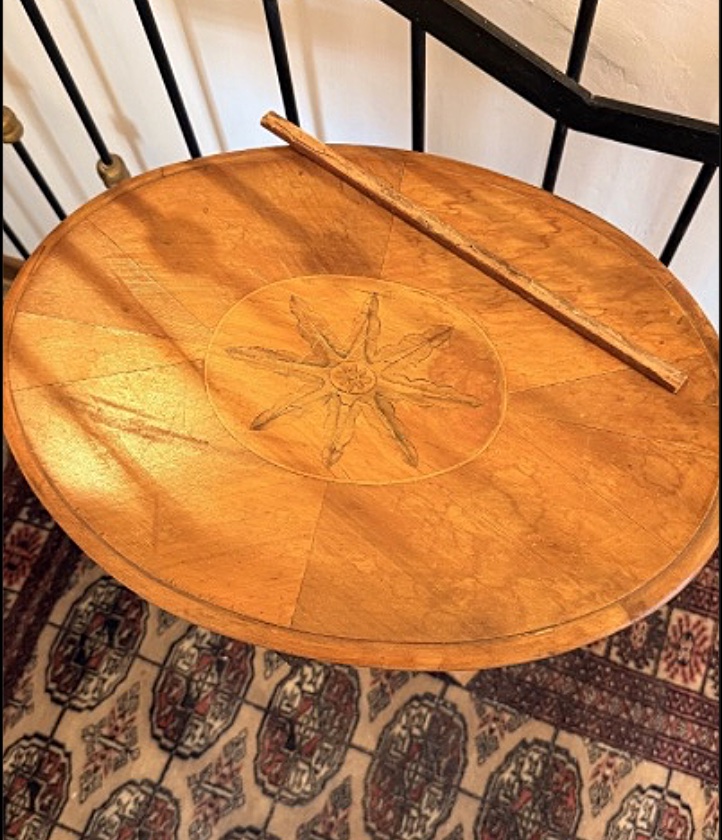 Table Biedermeier en Noyer et Cerisier – Autriche, vers 1830-photo-2