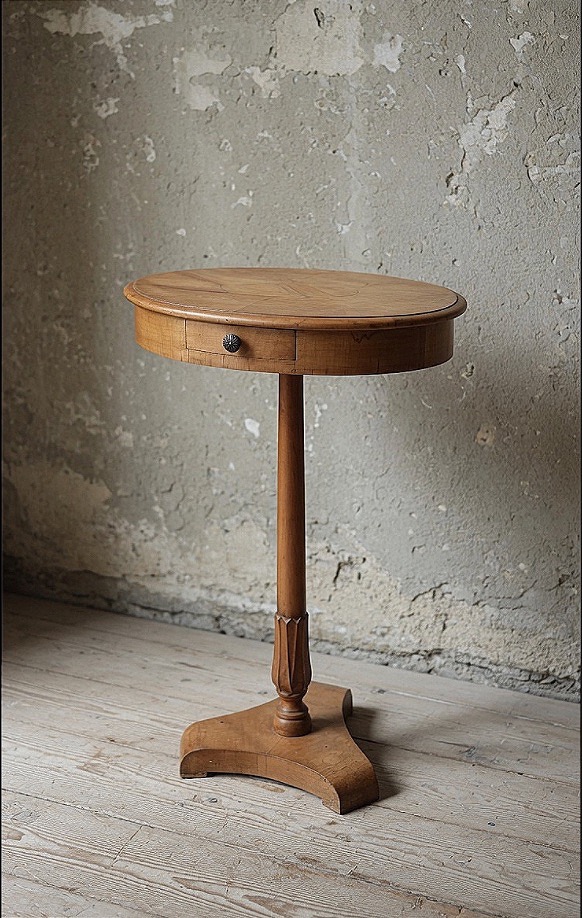 Table Biedermeier en Noyer et Cerisier – Autriche, vers 1830