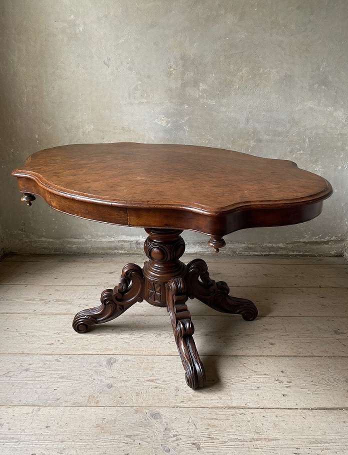 Table ancienne de style Louis-Philippe