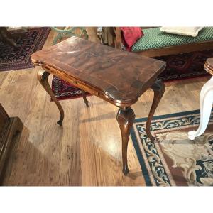 Table Basse Fin XIXème Siècle Avec Piètement En Noyer Et Plateau En Bruyère De Noyer.