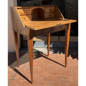 Commode scriban en bois massif de noyer et érable