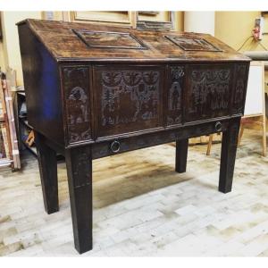 Dressoir/Bahut à Abattant en Chêne Massif avec Bas-reliefs (Fin du XVIIIe Siècle)