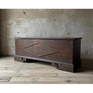 Tuscan Chest Made Of Solid Chestnut Wood – Late 19th Century