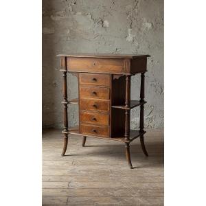 Table de travail pour couture de la fin du XIXe siècle, réalisée en noyer.