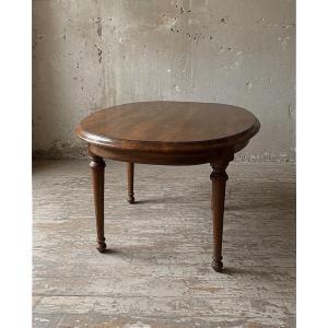 Table ovale en noyer, début du XXᵉ siècle