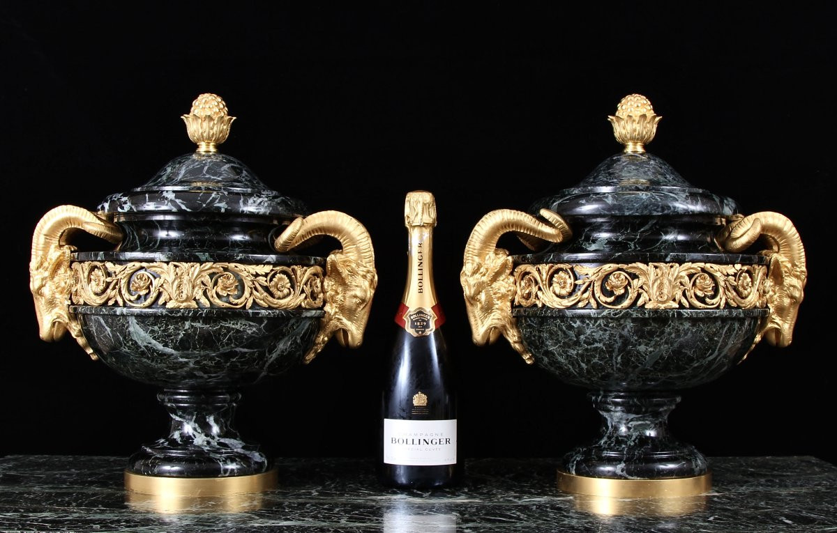 Grande paire de vases à couvercle en marbre Verde Tinos montés en bronze doré du XIX-photo-2