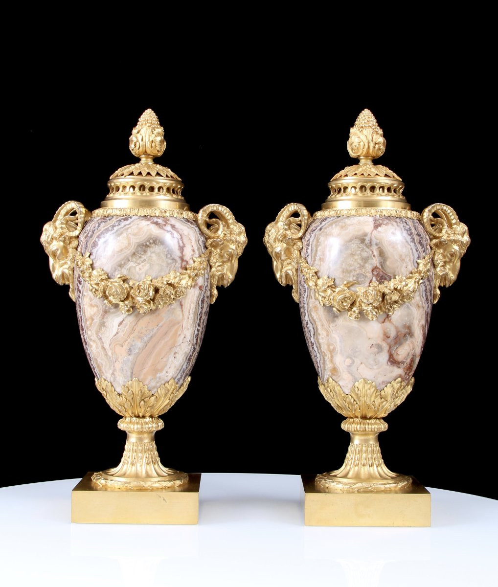 Pair 19th Century Gilt Bronze Mounted Alabastro Fiorito Lidded Vases-photo-1