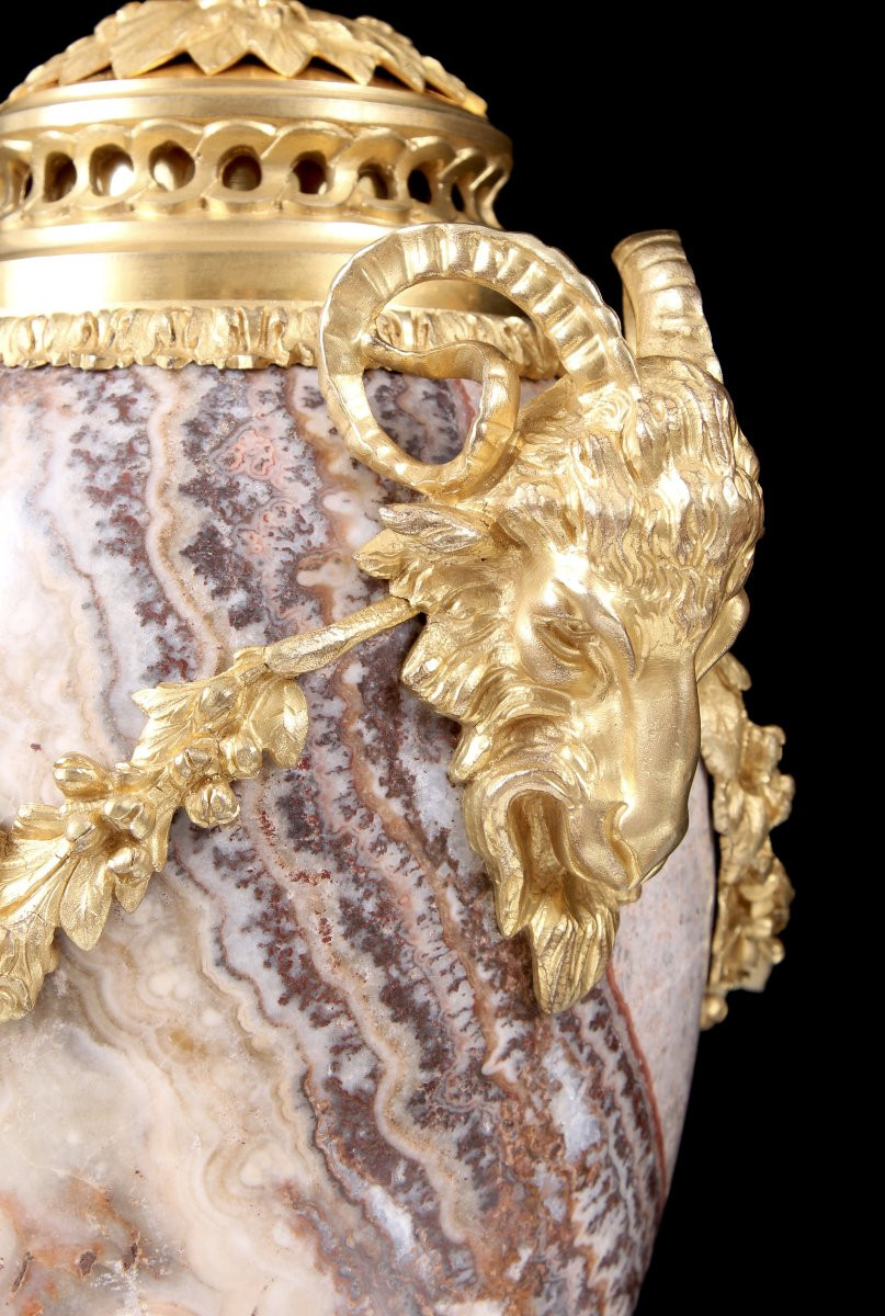 Pair 19th Century Gilt Bronze Mounted Alabastro Fiorito Lidded Vases-photo-3