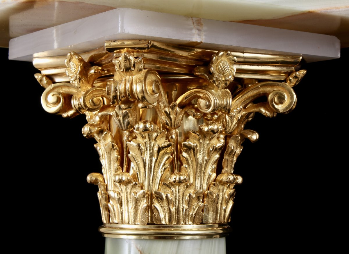 Piédestal en bronze doré et onyx calcédoine du XIXe siècle à la manière de Pierre Gouthière-photo-2