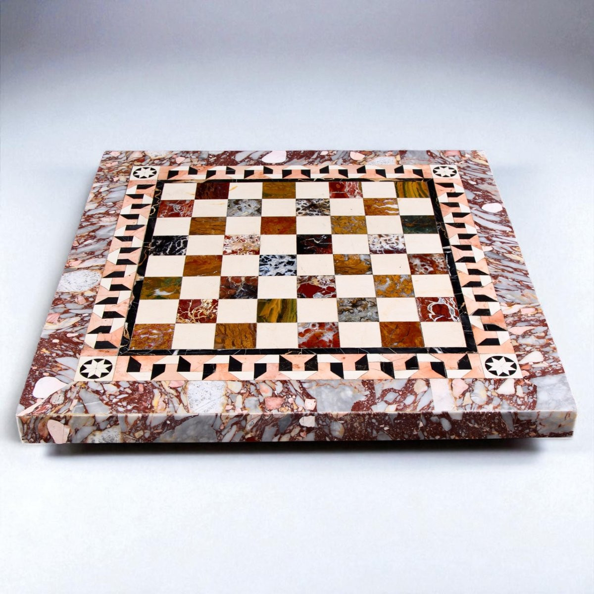 Plateau de jeux en jaspe sicilien et pierre dure du XIXe siècle-photo-2