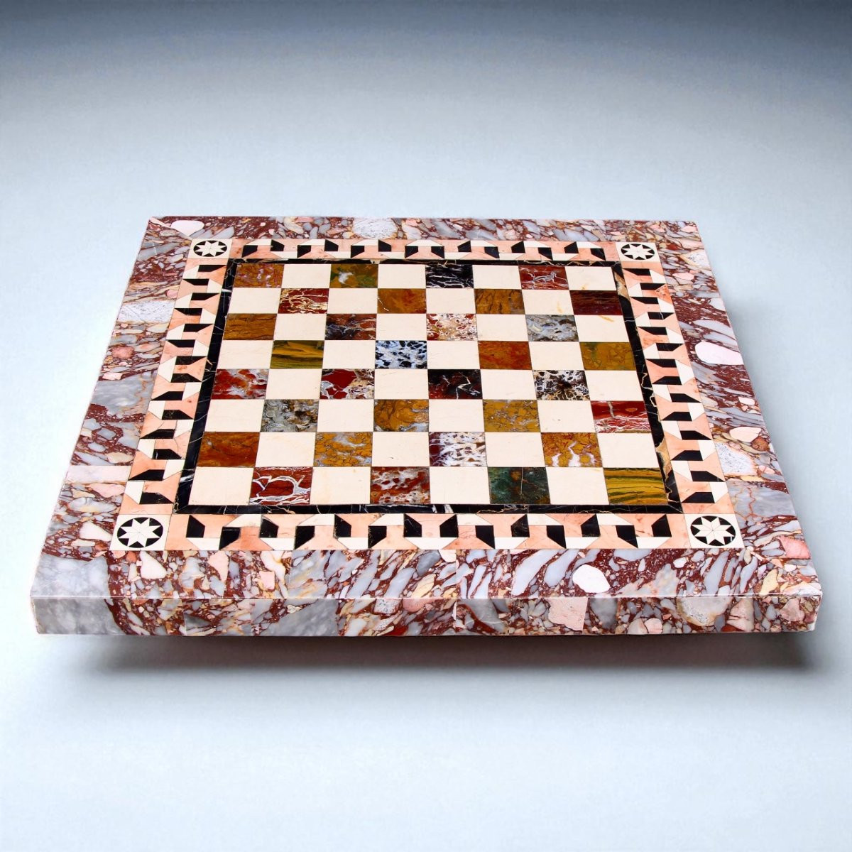 Plateau de jeux en jaspe sicilien et pierre dure du XIXe siècle-photo-3