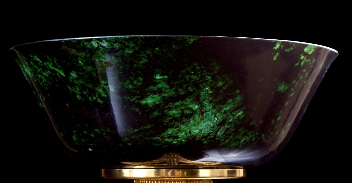 Grand bol en jade vert épinard d'époque Qing sur support en bronze doré par Henri Picard-photo-4