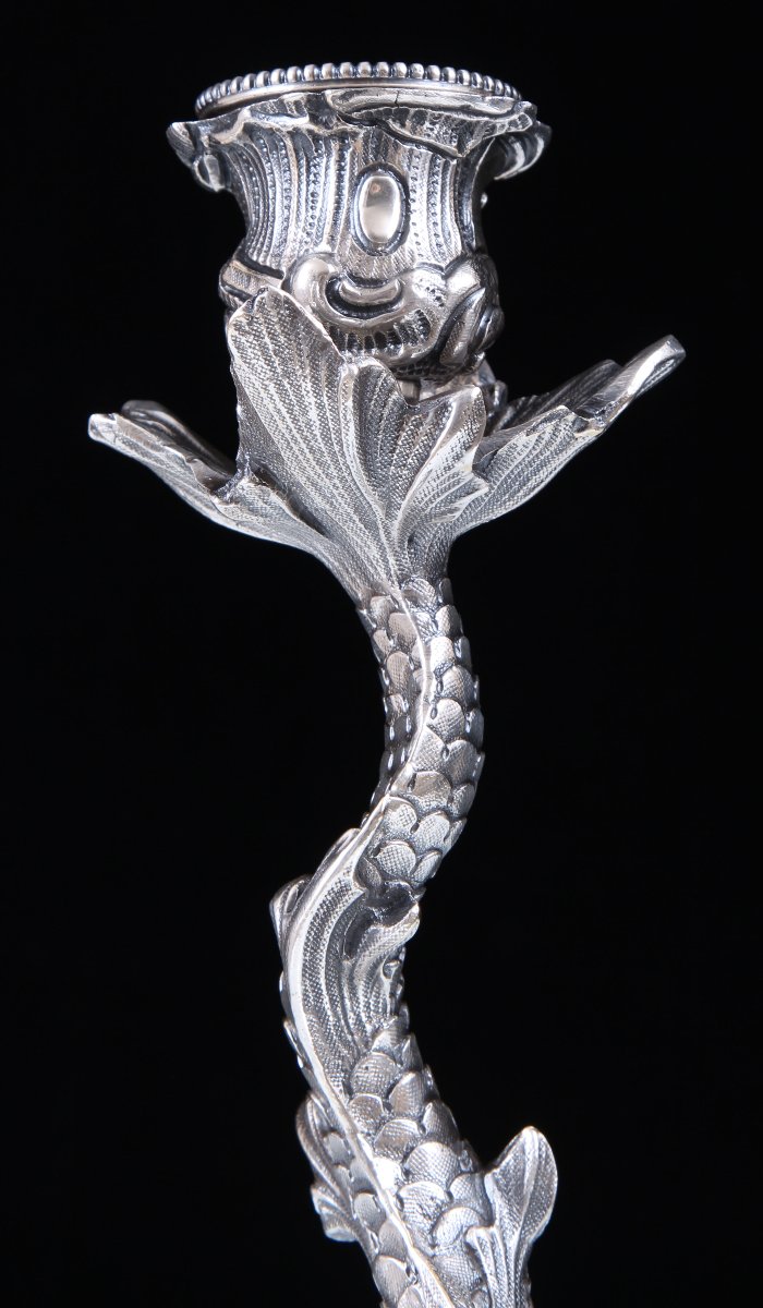 Paire de bougeoirs dauphins en bronze argenté du XVIIIe siècle sur socles en jade néphrite-photo-3