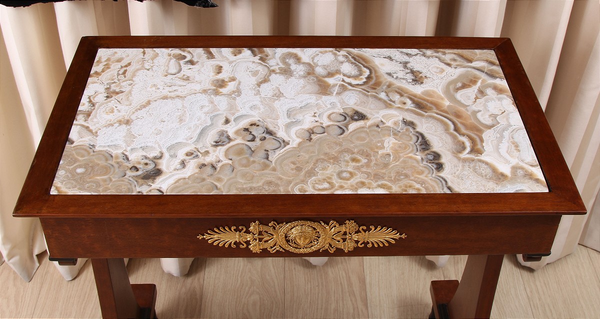 Table centrale Empire du XIXe siècle en acajou et Albastro Fiorito, ornée de montures en bronze-photo-2