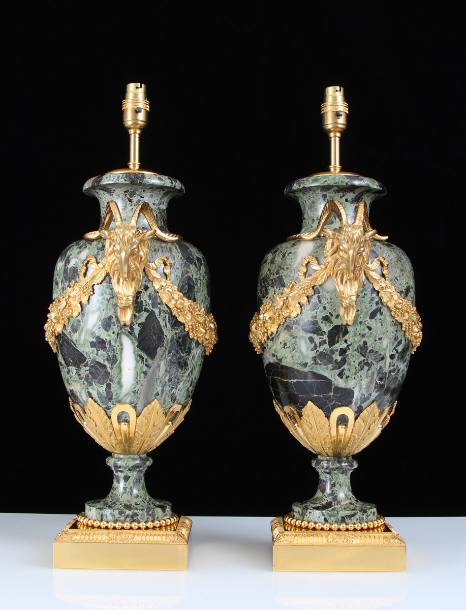 Grand Paire de lampes en marbre Verde Antico avec montures en bronze doré du XIXe siècle-photo-3
