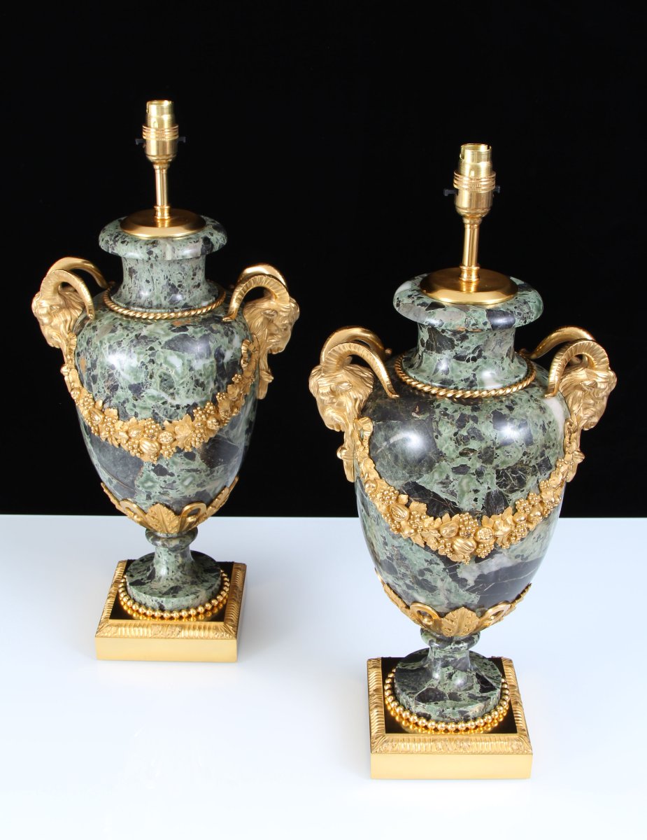 Grand Paire de lampes en marbre Verde Antico avec montures en bronze doré du XIXe siècle-photo-3