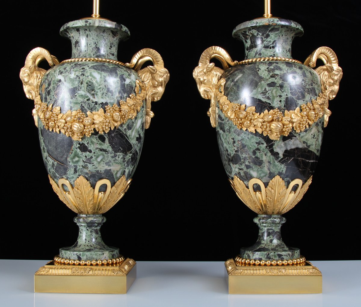 Grand Paire de lampes en marbre Verde Antico avec montures en bronze doré du XIXe siècle-photo-6
