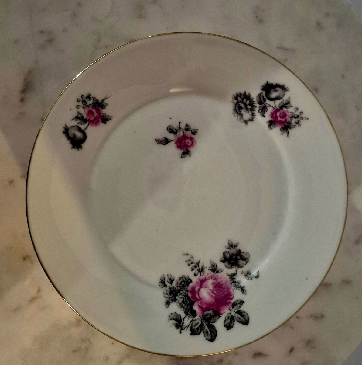 Service de 12 assiettes en porcelaine style romantique-photo-1