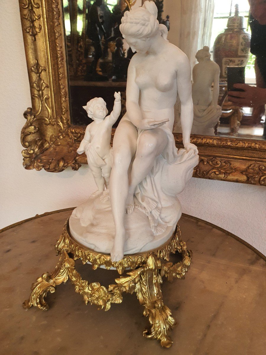 Biscuit "la Baigneuse" 19 Eme
