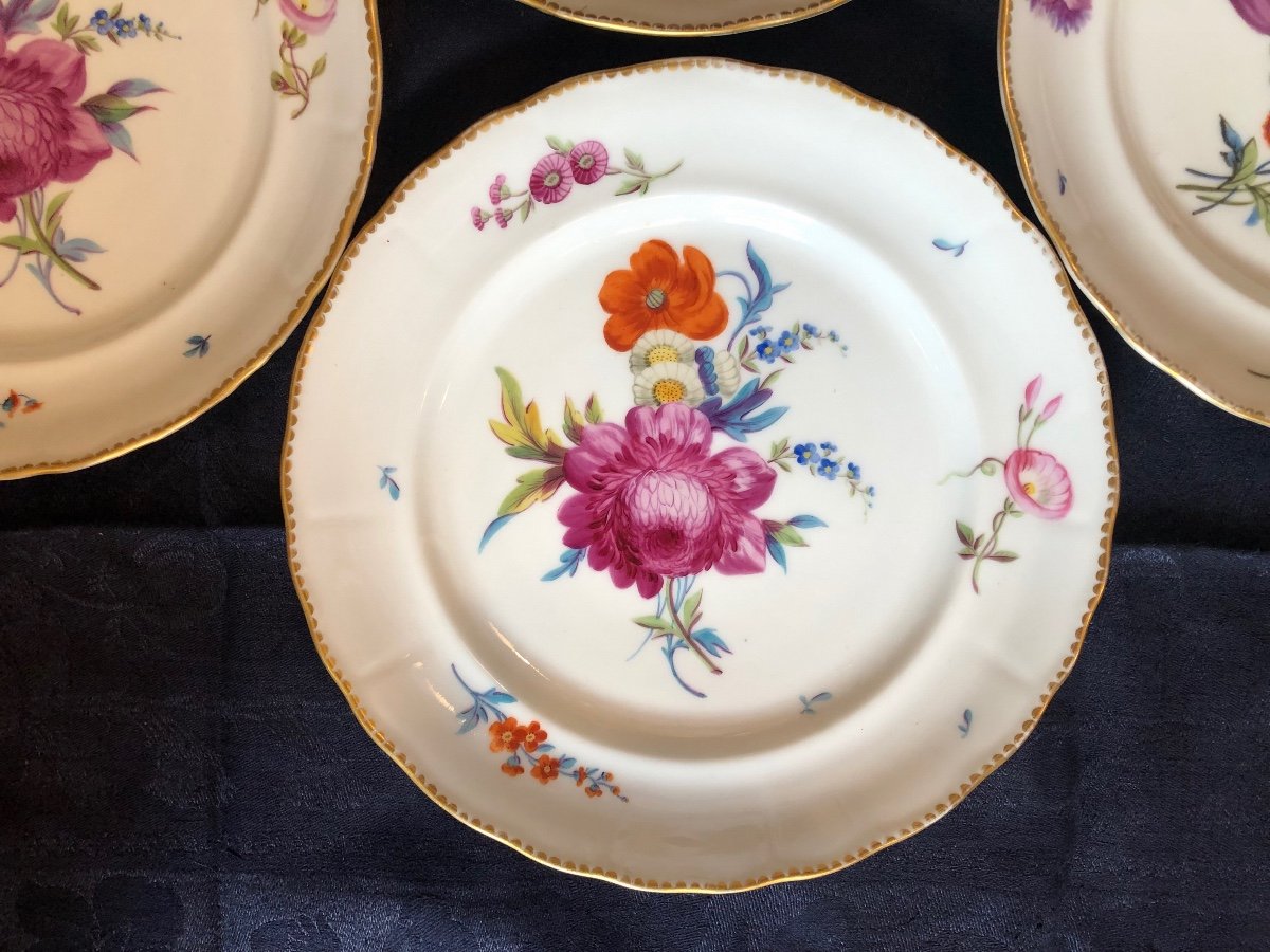 Série de 4 Assiettes en Porcelaine de Meissen.18 ème Siècle.-photo-4