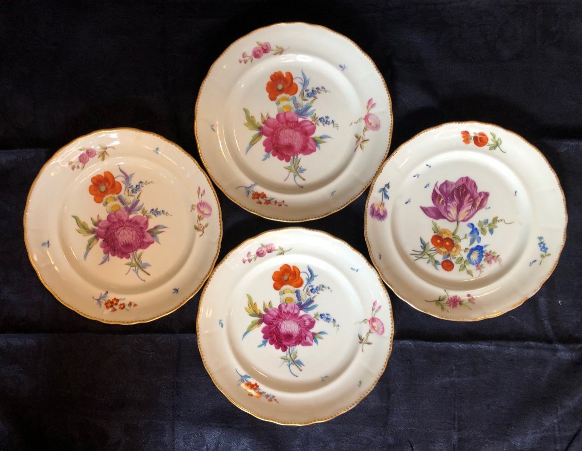 Série de 4 Assiettes en Porcelaine de Meissen.18 ème Siècle.