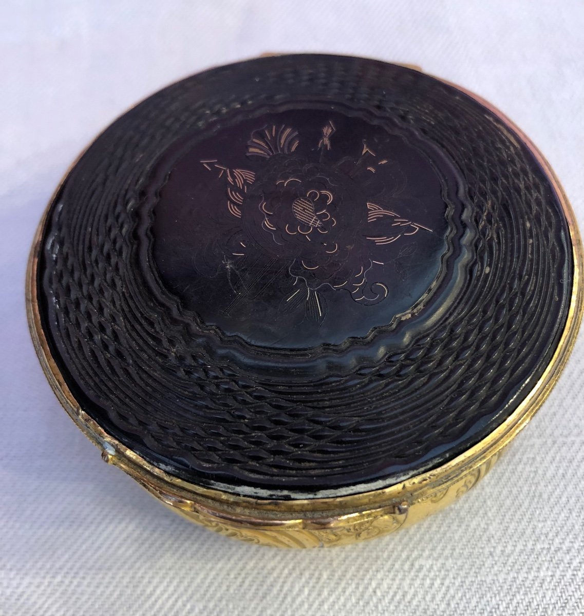 Golden And Tortoiseshell Ponponne Box, Louis XV, 13th Century -photo-6