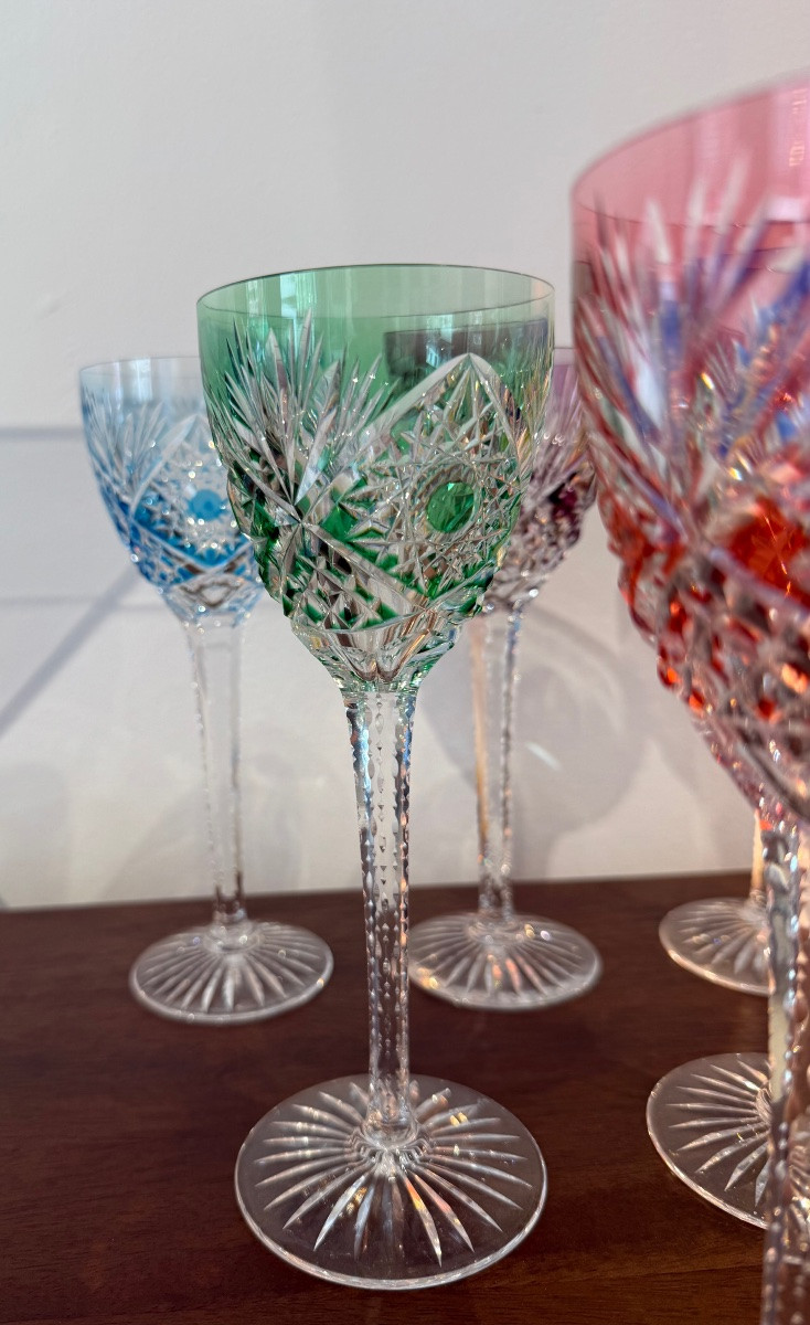 Série de 6 verres de couleur en cristal taillé ,XX ème siècle -photo-3