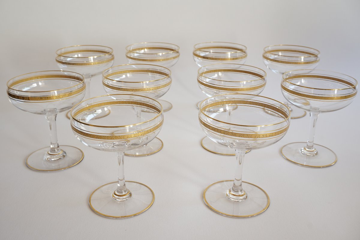 10  coupes champagne cristal Saint Louis, Baccarat  doré ?