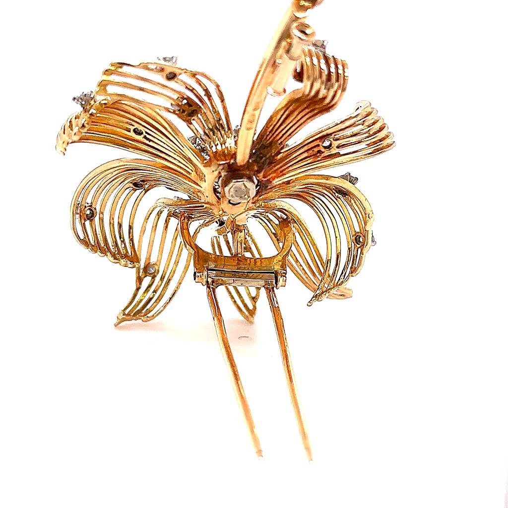 "18kt Yellow Gold Antique Brooch. With 3.00ct Diamonds."-photo-2