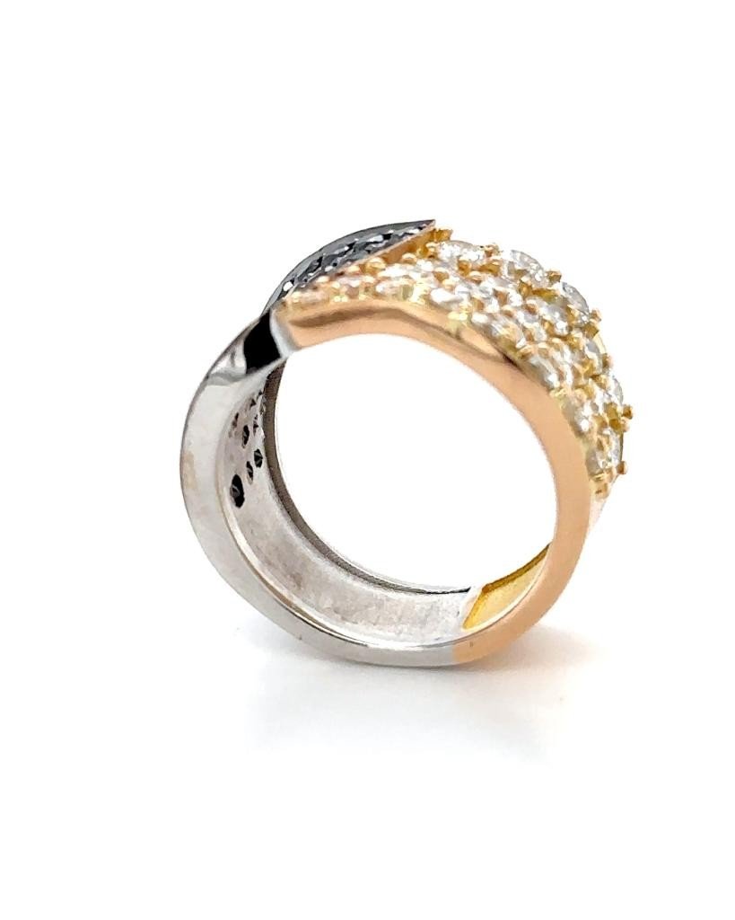 Bague Bicolore 18 Kt, Ornée de Diamants Blancs et Noirs-photo-1