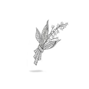 Broche Vintage en Platine Ornée de Diamants Intemporels