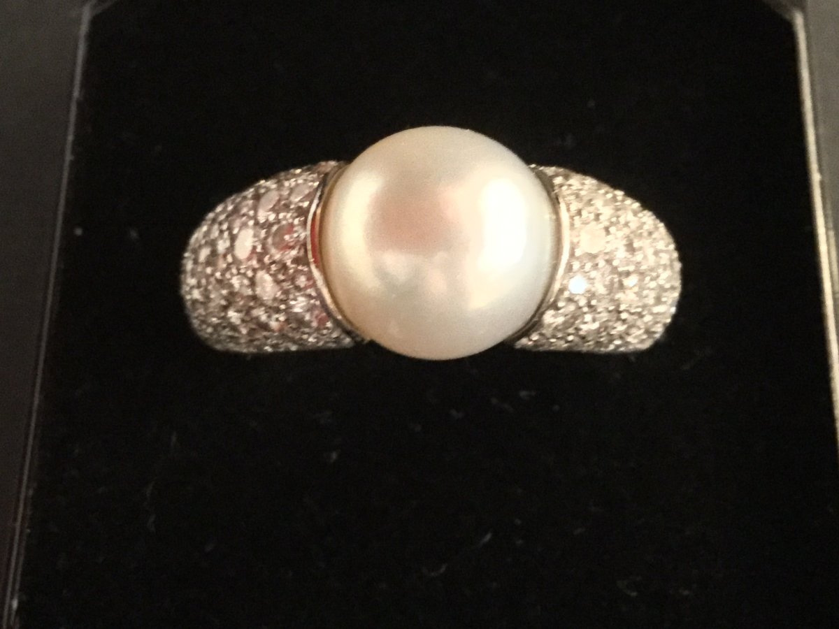 Ring White Gold Pearl And Diamonds